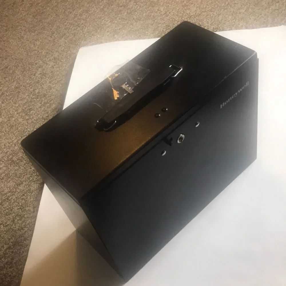 HONEYWELL DROP BOX SAFE WILH Key